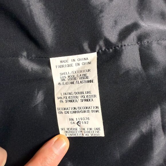 Helmut Lang | Size 6 | Wool Blazer with Leather Detail and Tapered Sleeves - Picture 9 of 12